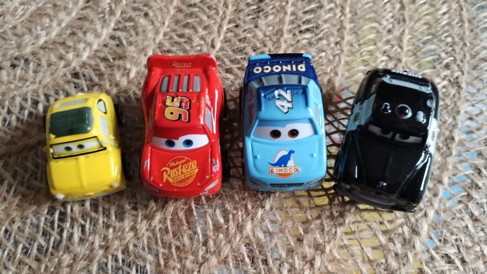 Auta Cars Disney Pixar zestaw miniaturek