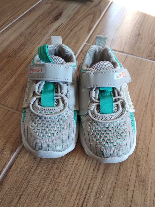 Кросівки дитячі 25 розміру