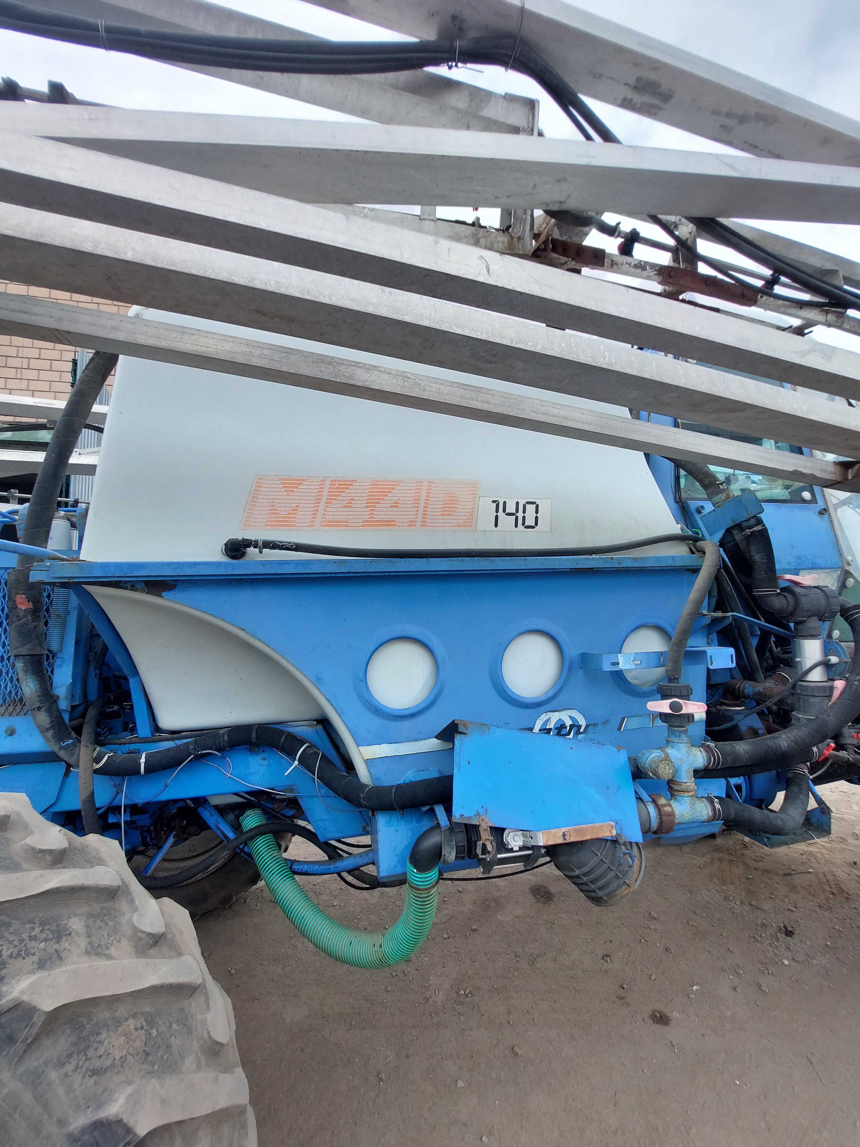 Оприскувач самохідний MATROT M44D140, 1995 року