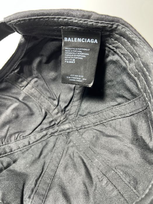 Кепка B balenciaga
