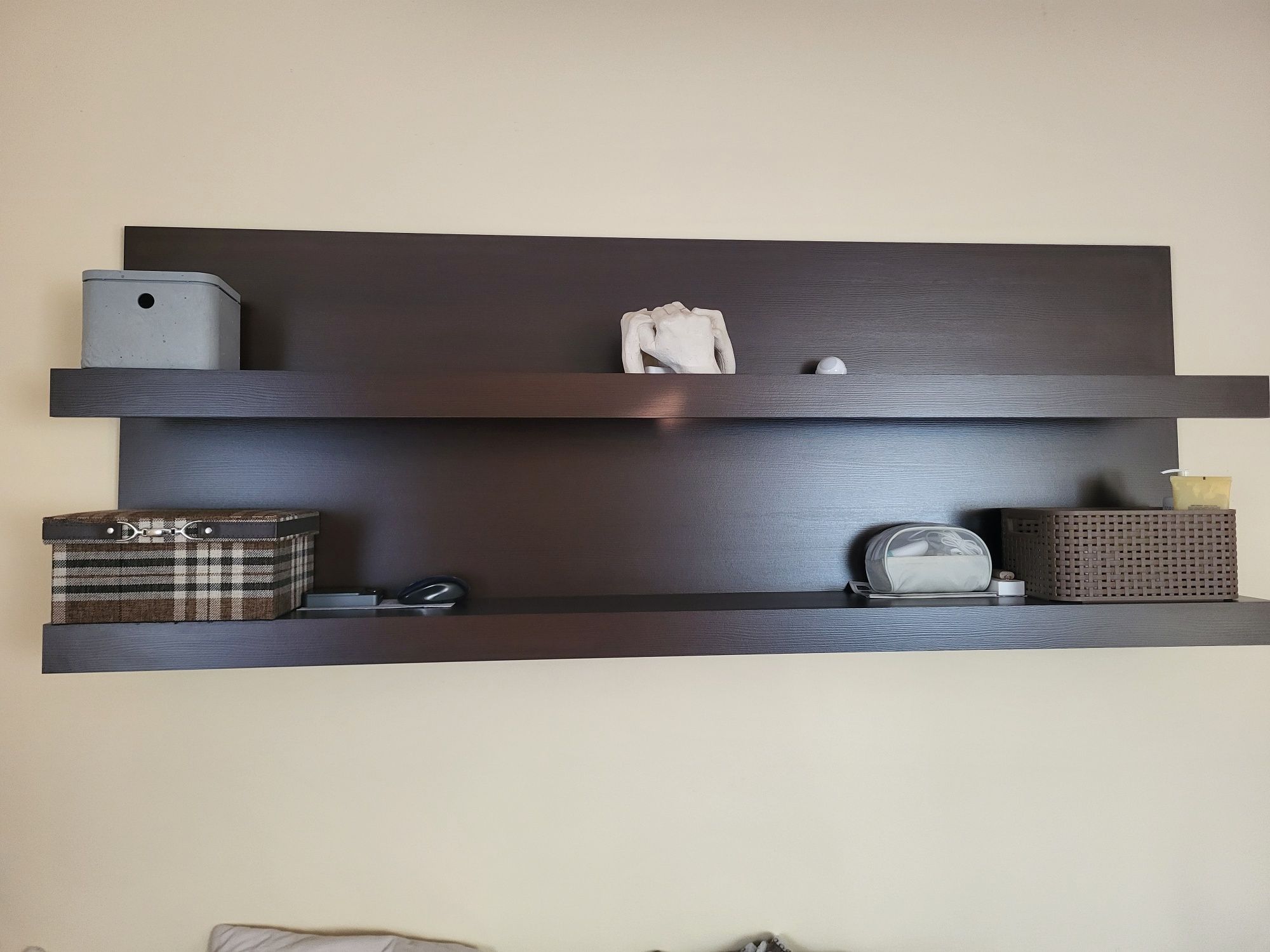 Meble pokojowe Wójcik seria Pello (komoda rtv, witryna, półka) + stół
