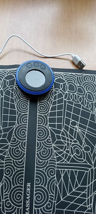 Masażer do stóp EMS