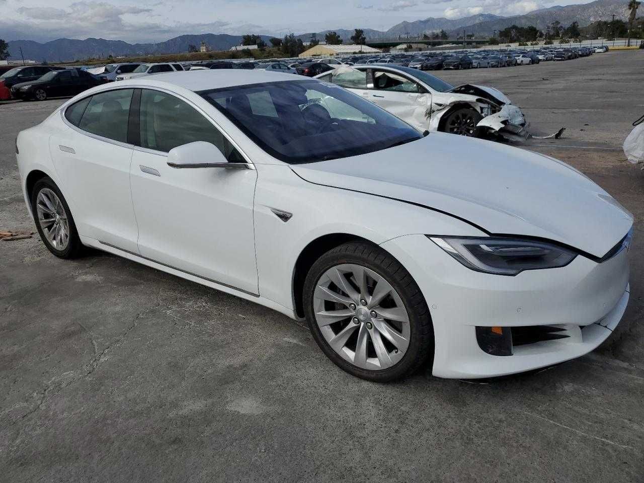 Tesla MODEL S 2016
