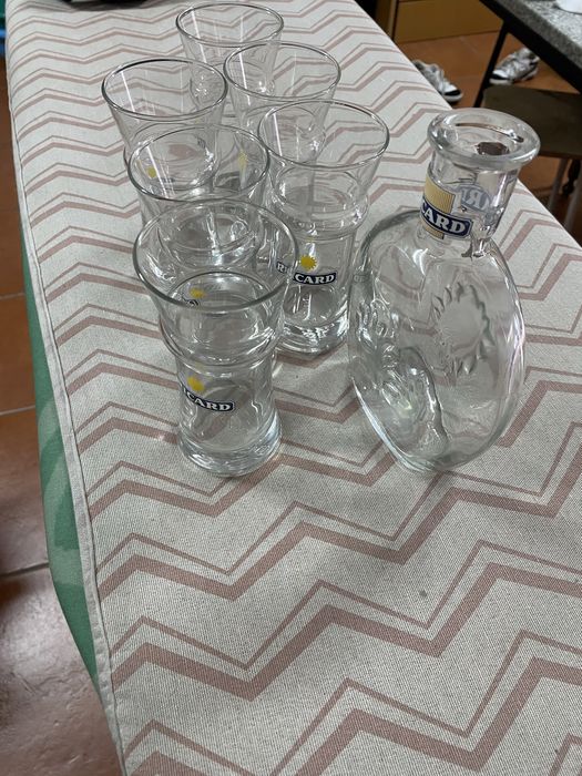 Garrafa com 6 copos vintage