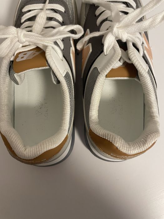 Продам новые женские кроссовки