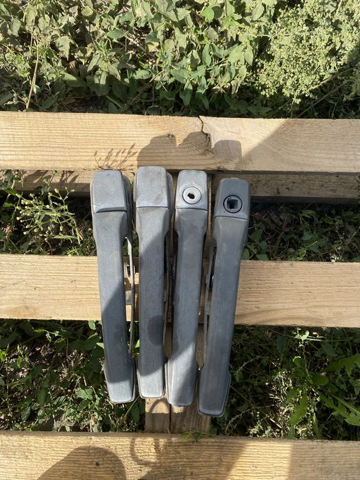 Зовнішні ручки відкривання дверей Mercedes 190 w201