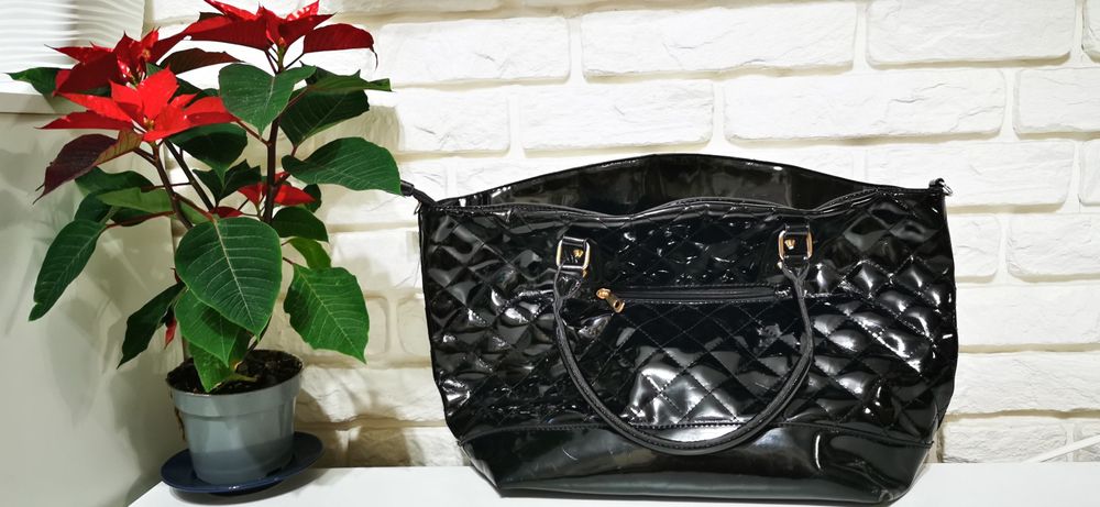 Torebka damska duża.