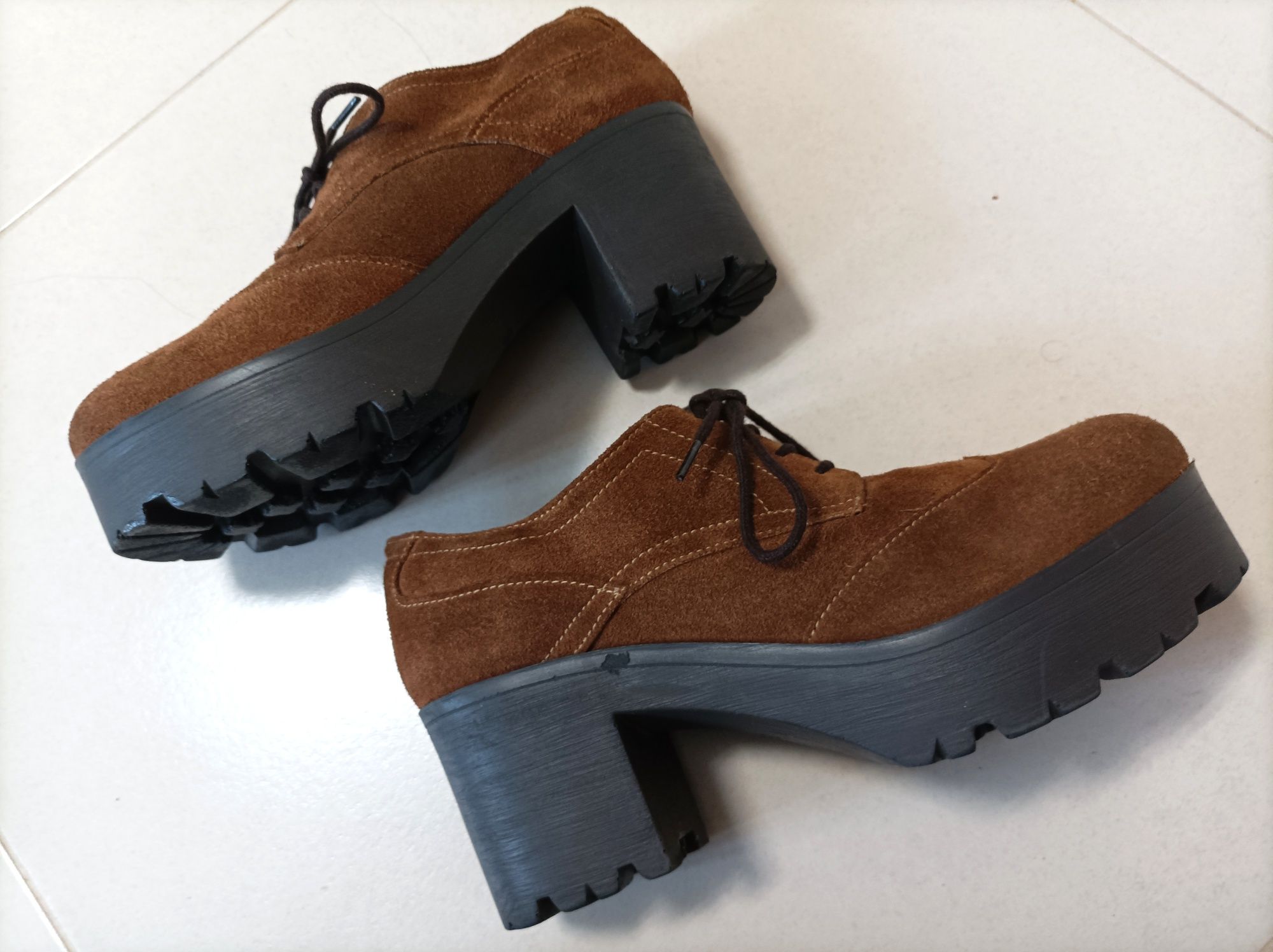 Sapatos Dakota em pele genuína marca Ana Catarina (T. 36)