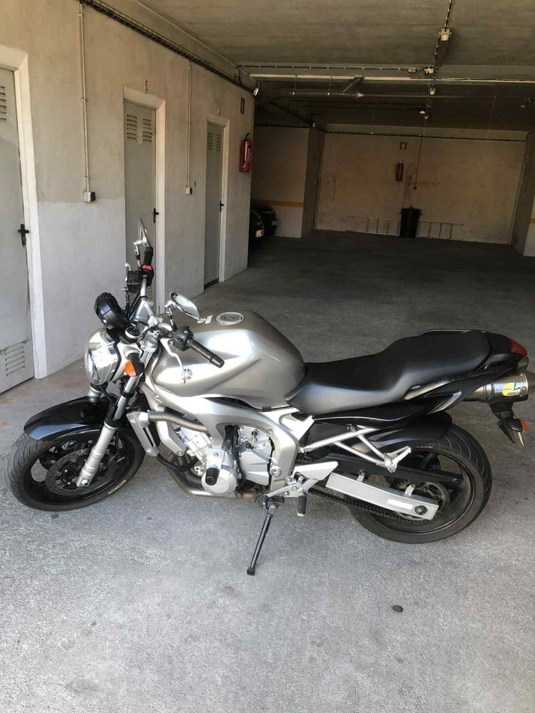 Mota Yamaha FZS 600