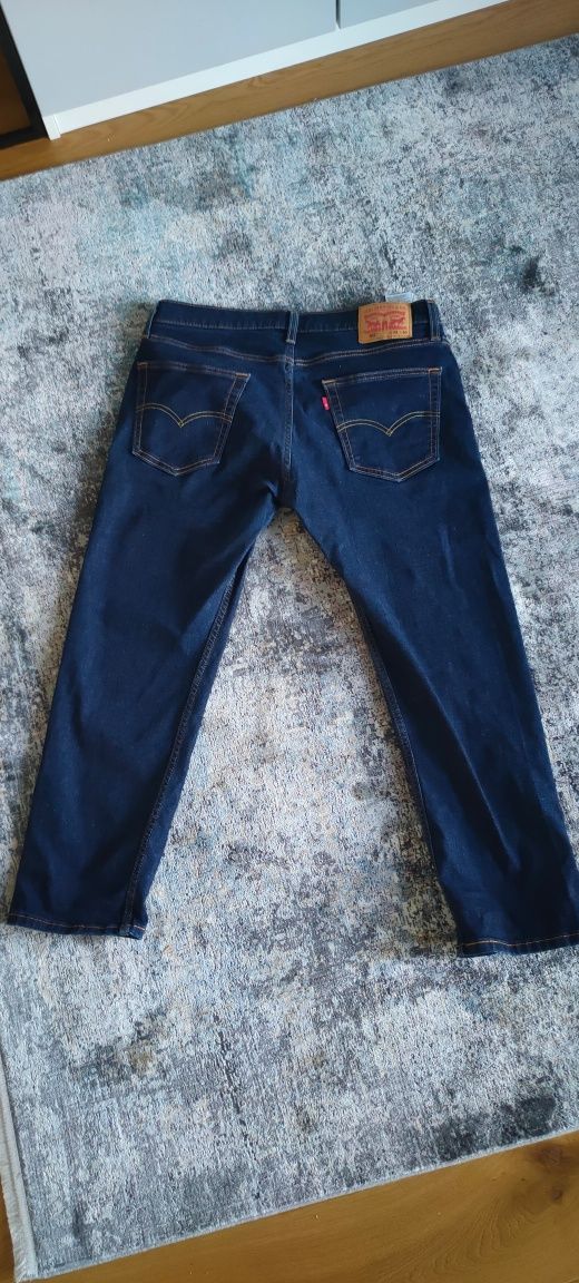 Levi's® 502 Regular Taper Jeans