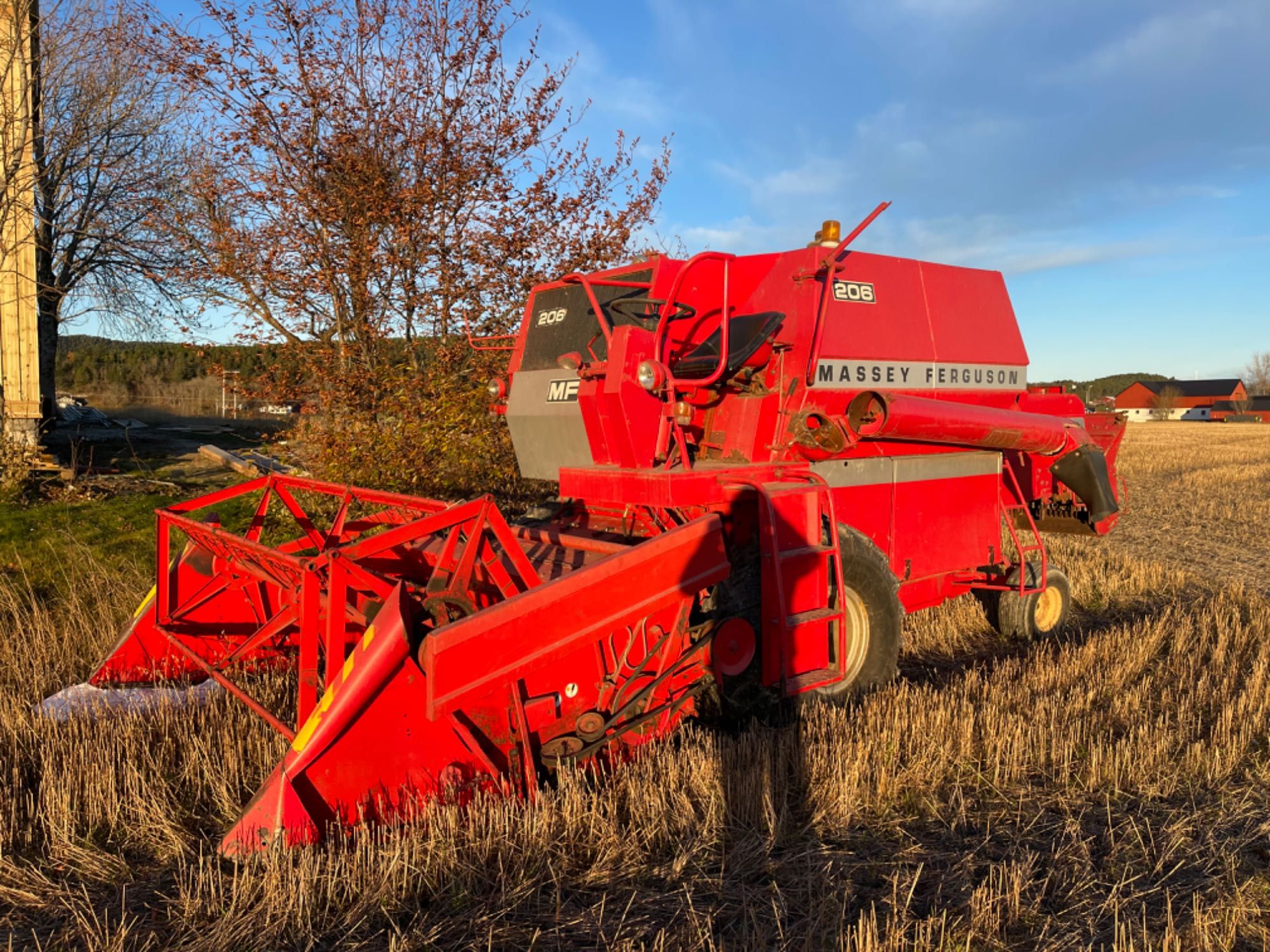 Kombajn zbozowy Massey Ferguson 206