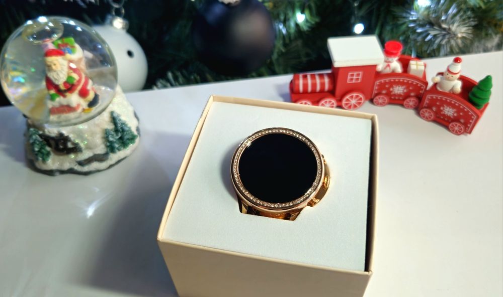 Elegancki Zegarek Damski z Kryształkami Smartwatch Nowy Złoty Prezent