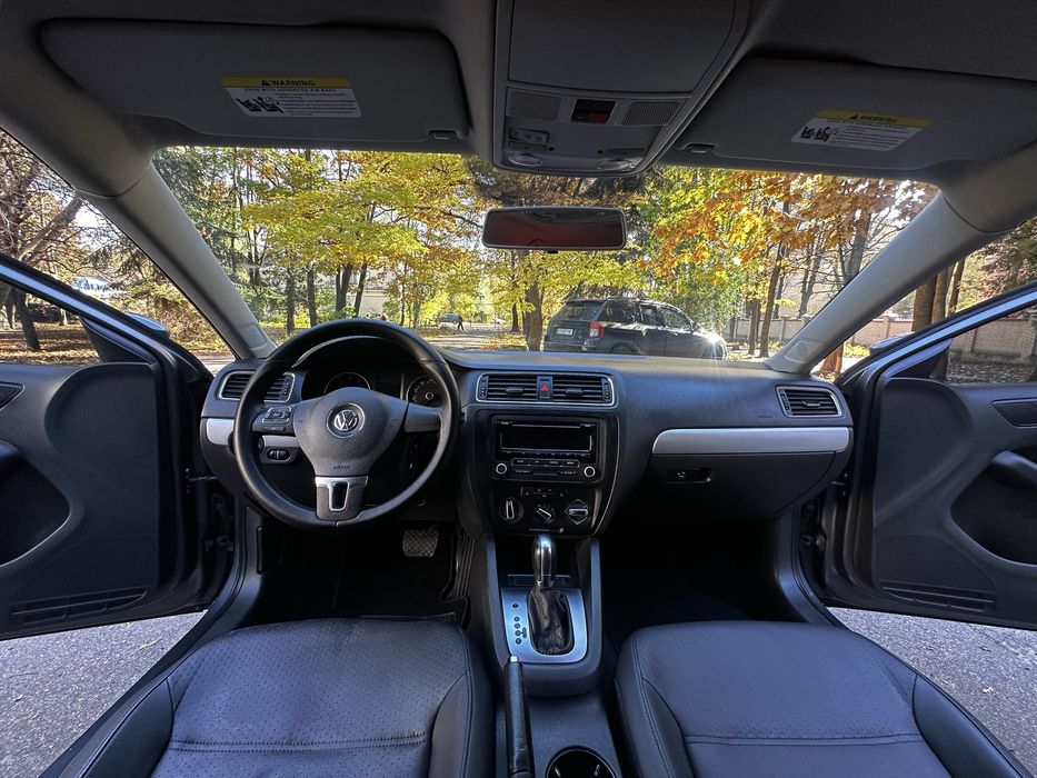 Продам Volkswagen Jetta SE