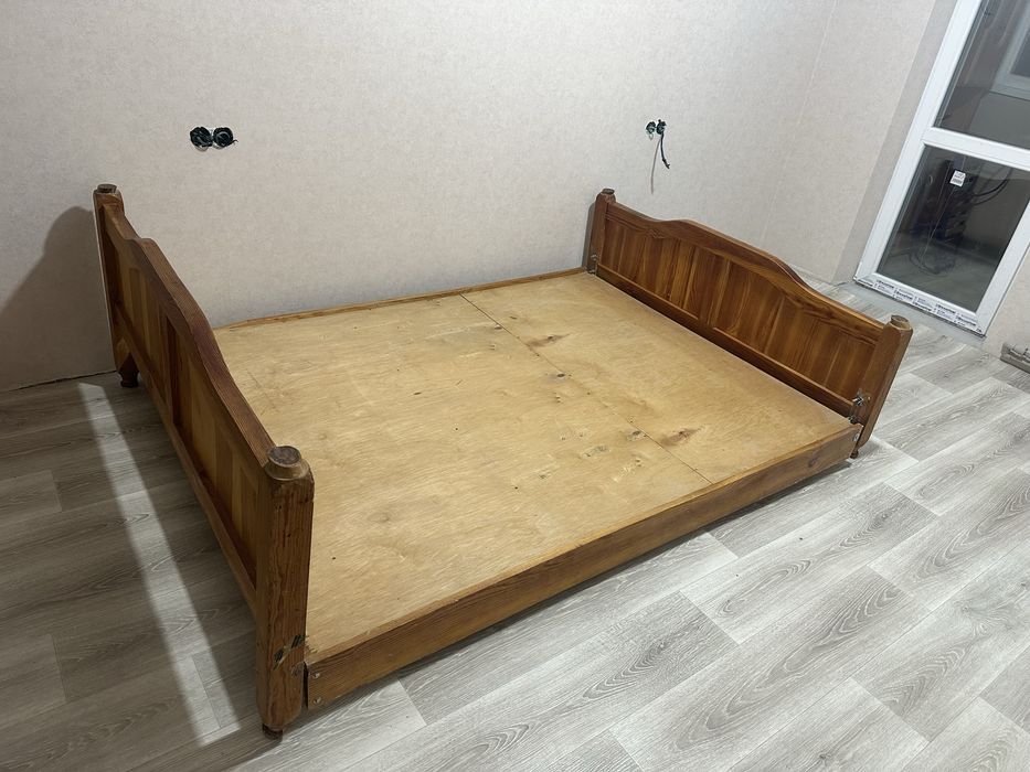 Отдам кровать безалатноз