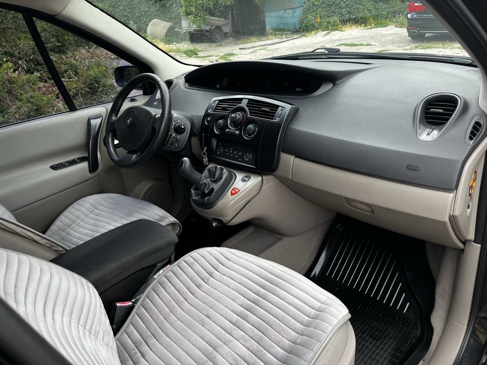 Продам Renault Scenic 2 1.6