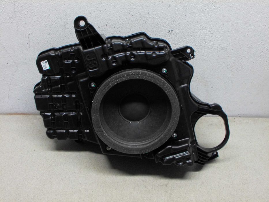Toyota rav4 V 19- głośnik subwoofer JBL