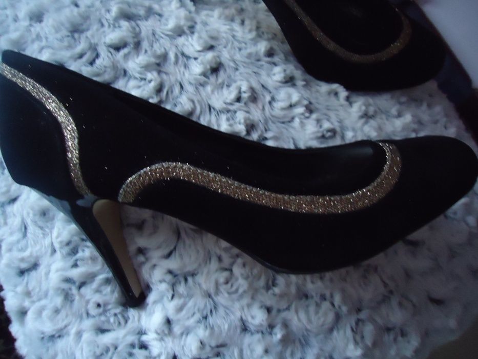 Жіночі туфлі нові.розмір 39,  40і