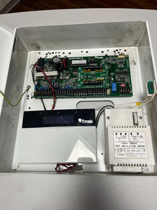Centrala Alarmowa Pyronix 832t Matrix
