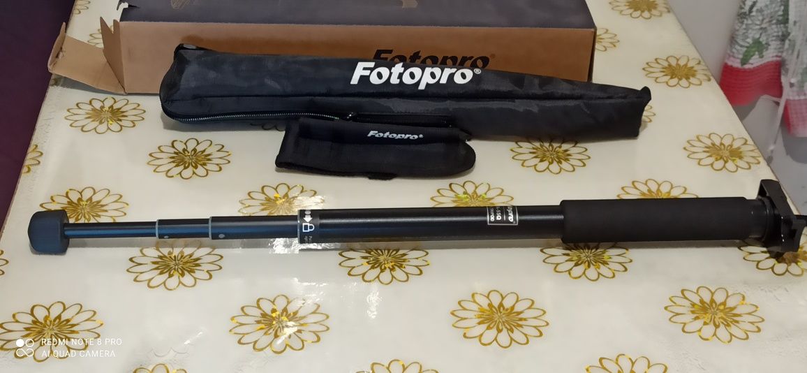 НОВЫЙ Телескопический четырехсекционный монопод  Fotopro