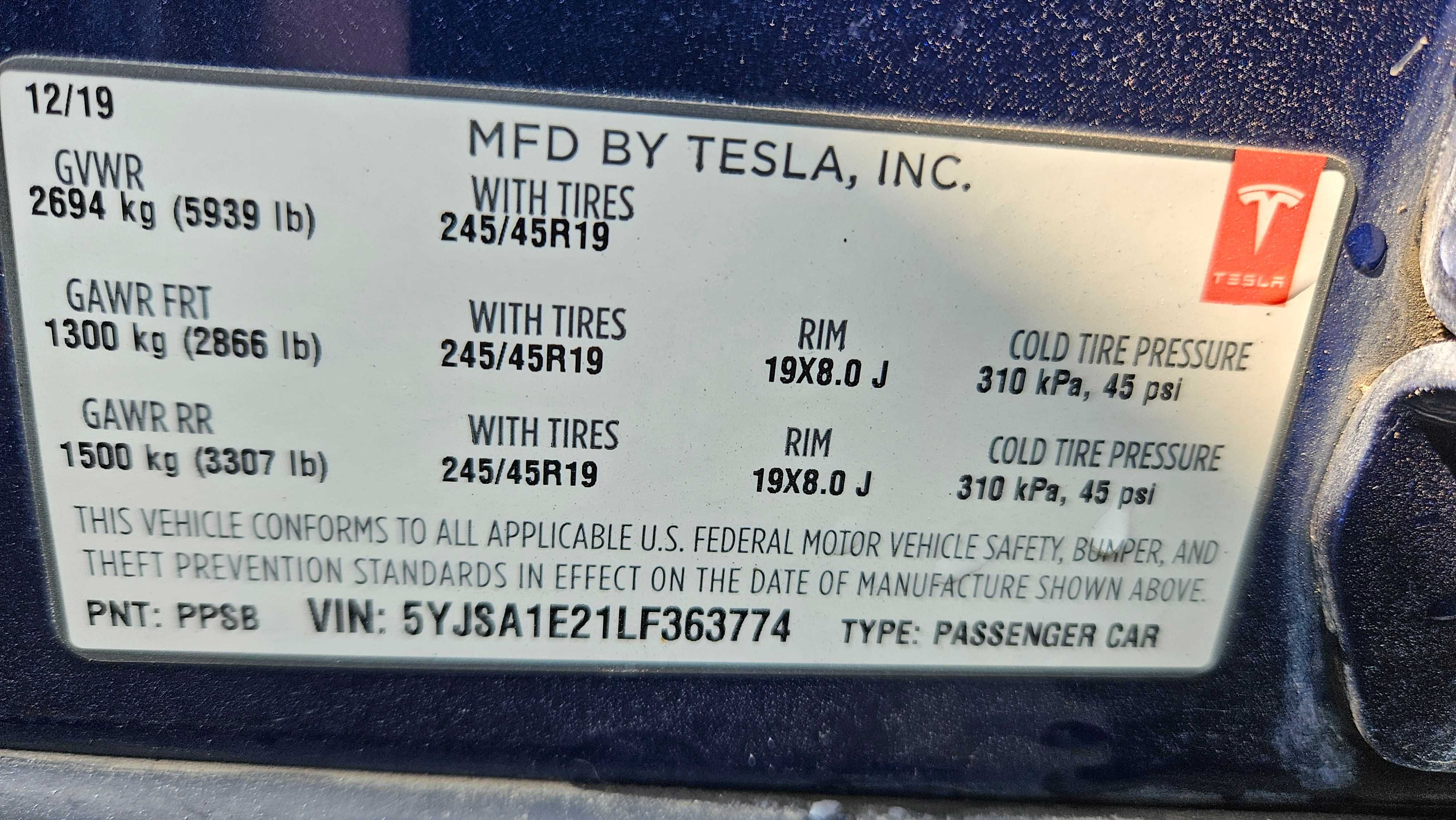 Tesla model s 2020 модельного року RAVEN