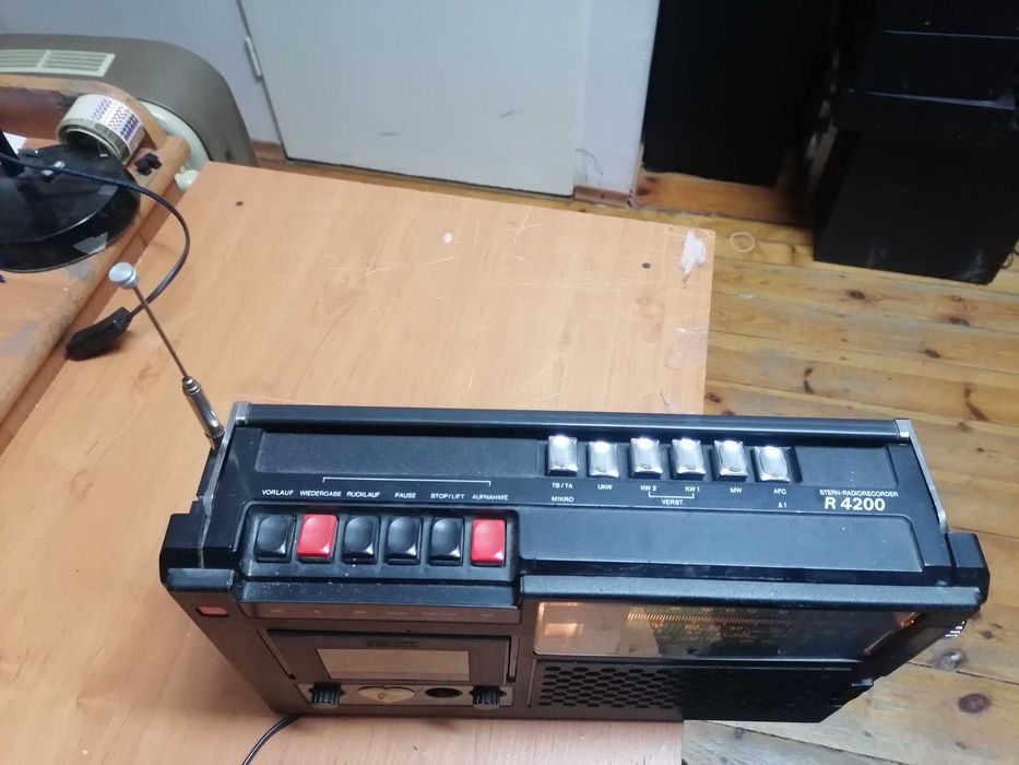 Radiomagnetofon RFT R4200