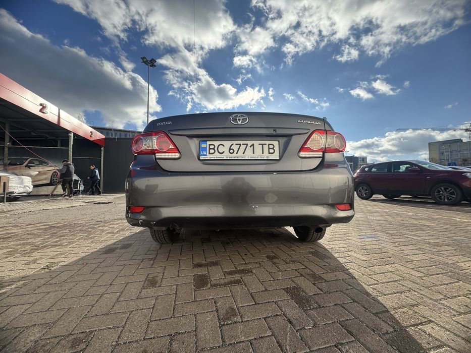 Toyota Corolla 1.3 бензин 2010рік