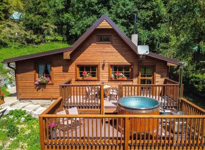 Domek na wynajem z sauna i jacuzzi.  SYLWESTER WOLNY