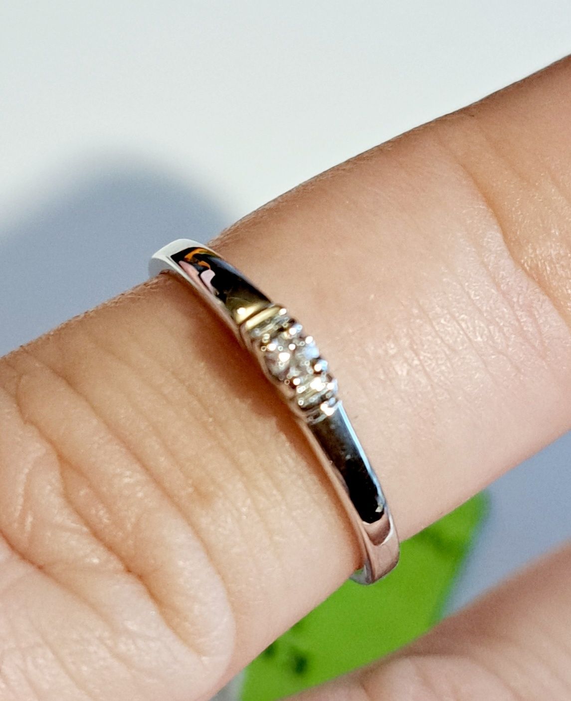 Золотое кольцо с бриллиантом. 1,5 грм
