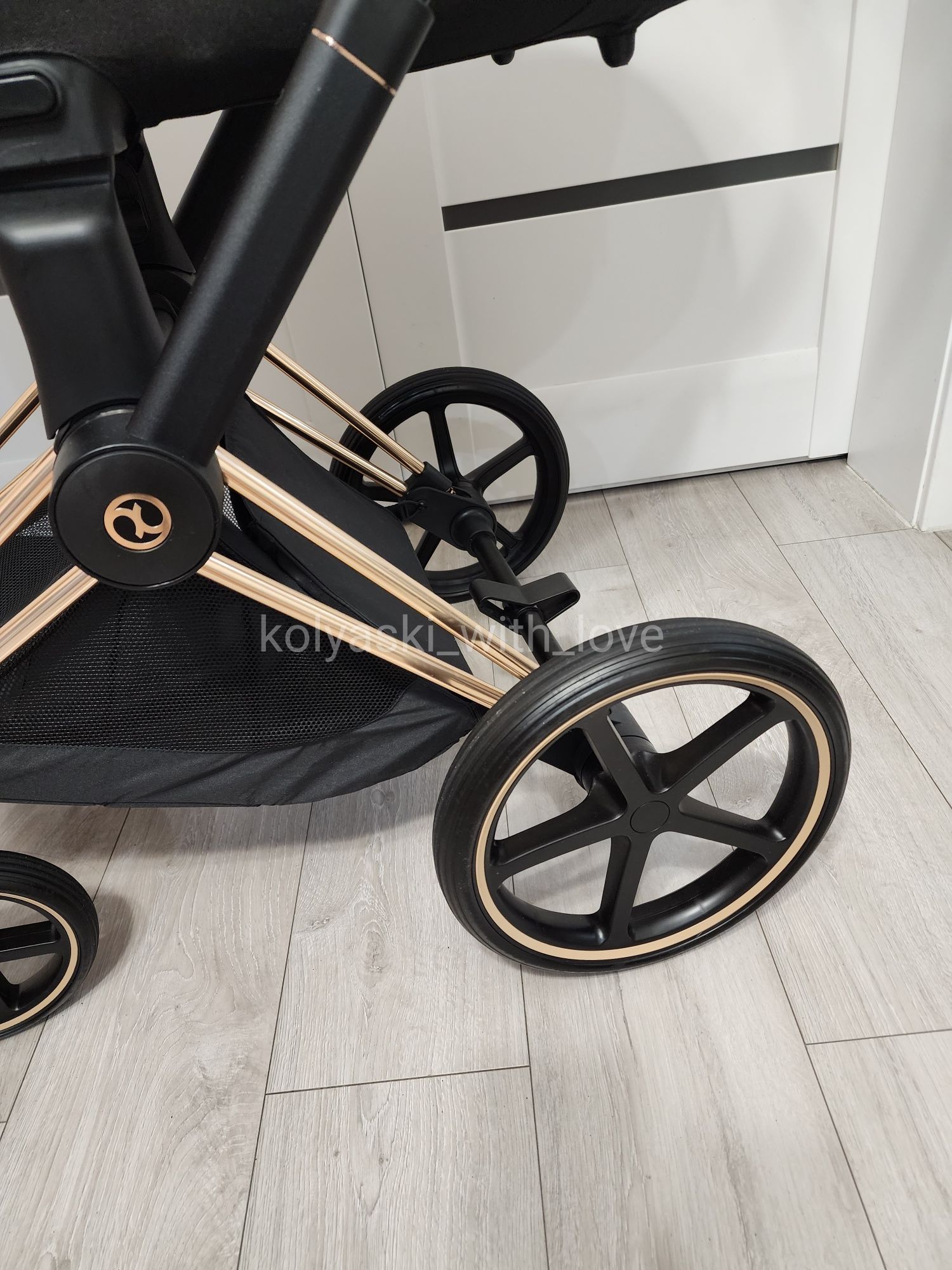 Люлька+шасі Cybex Priam 4.0 peach pink rose gold візочок Сайбекс Пріам