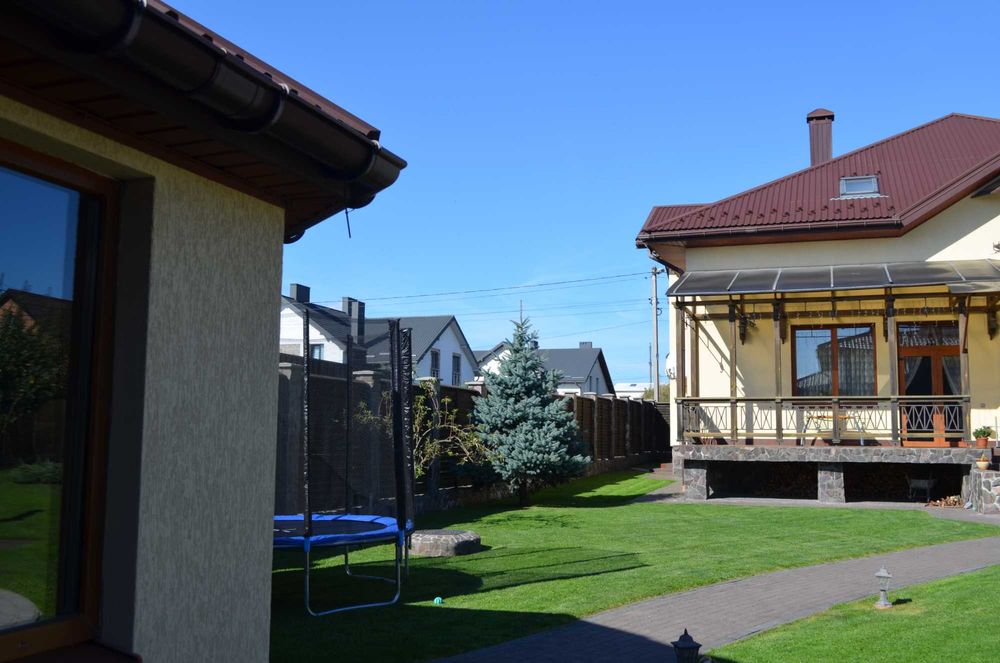 Будинок в Солонці власник