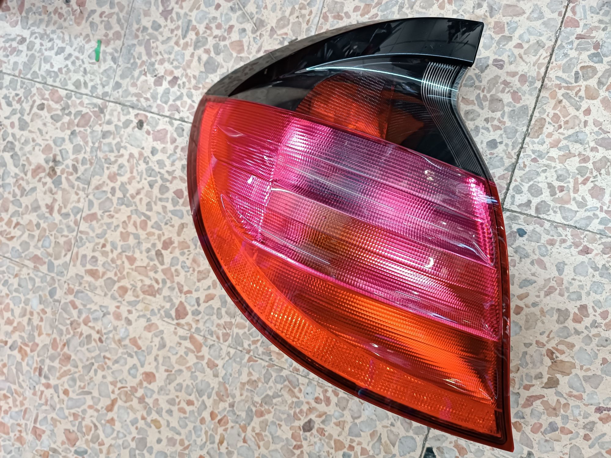 Faróis e vários para Mercedes w203