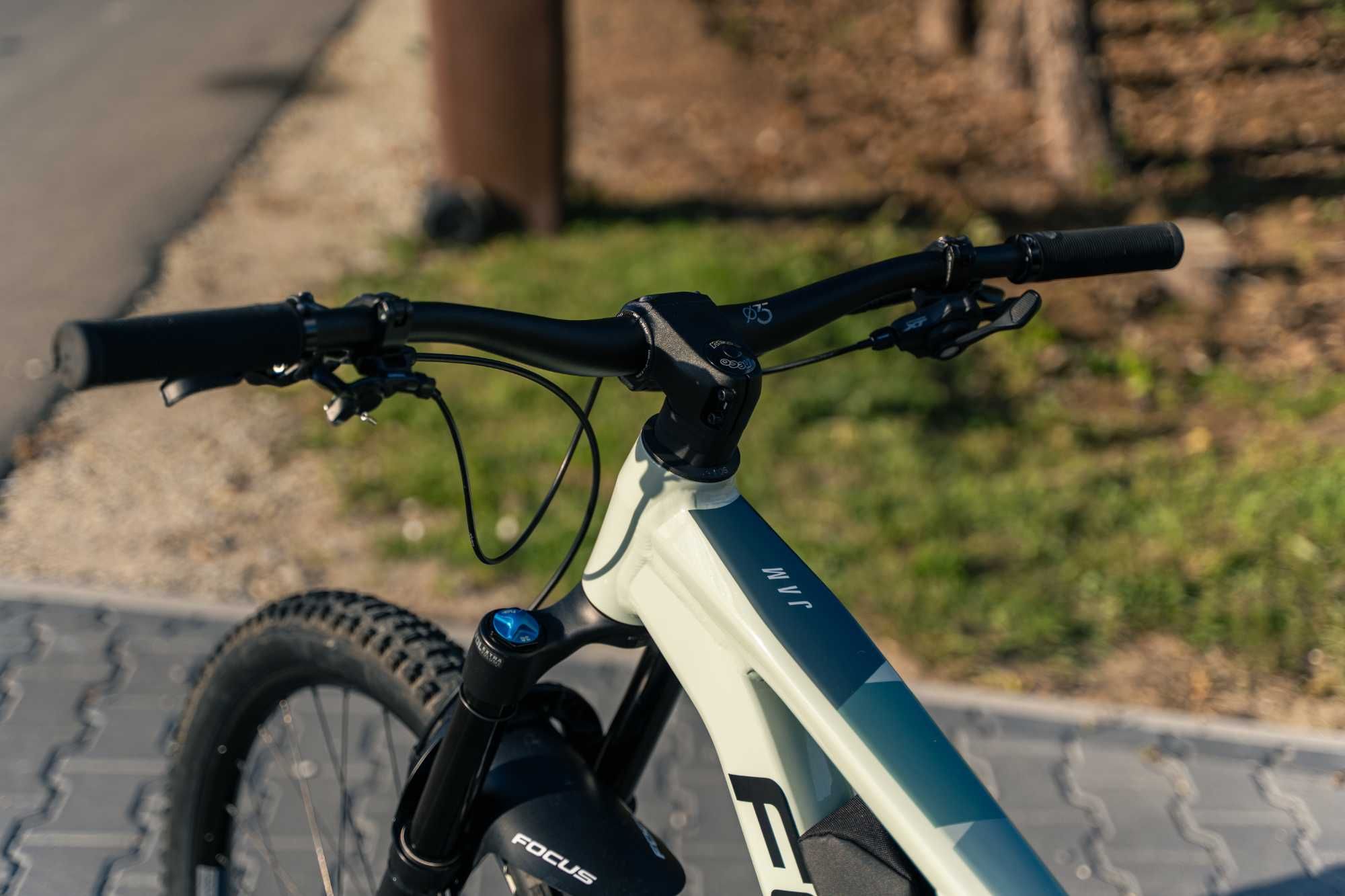 Focus Jam 6.9 2022 (Fox 36, Shimano deore xt, novatec, race face)