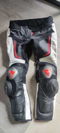 Dainese Alpha 46 spodnie motocykowe perforowane skórzane