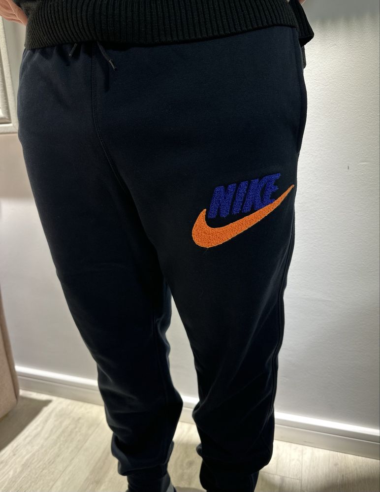 Продаю чоловічі штани на флісі Nike Club Fleece М розмір