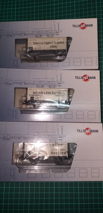 3 vagões de mercadorias  TilligOHbhan