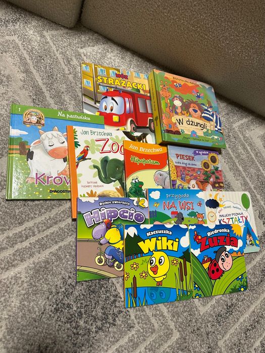 Sprzedaję 11 książek dla dzieci.