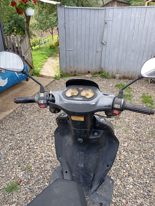 Продається скутер в гарному стані на документах  всі питання по тел.