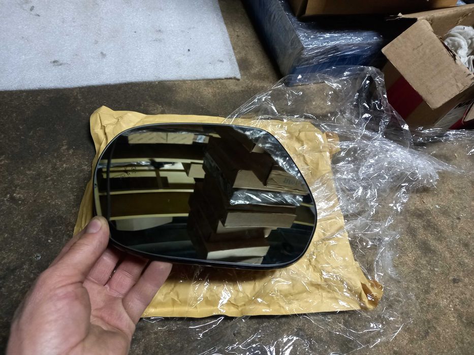 Зеркальный елемент Toyota LC200 Lexus LX570/450D