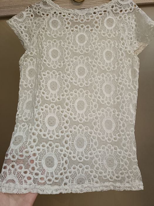 Мереживна блузка з короткими рукавами кольору айворі