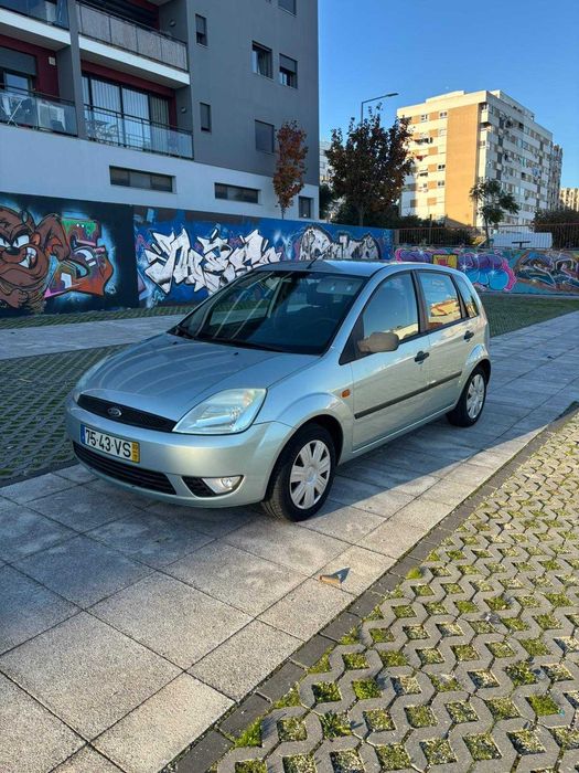 Ford Fiesta bom e bem estimado