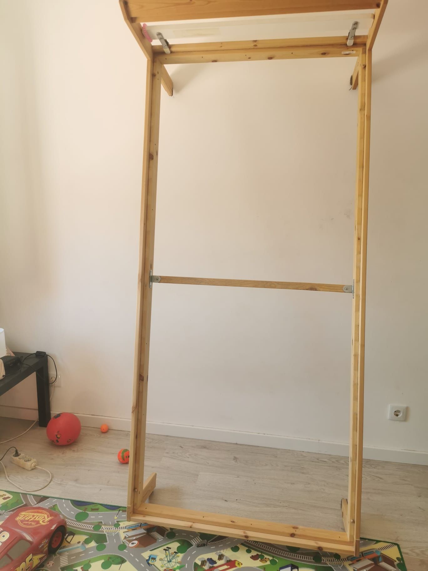 Vendo estrutura cama de solteiro com estrado