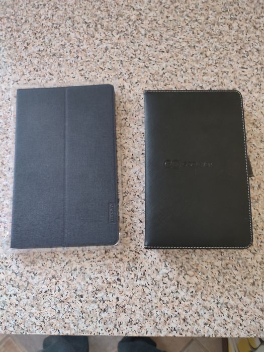 Чехлы  нa планшеты, 2 штуки. Новые