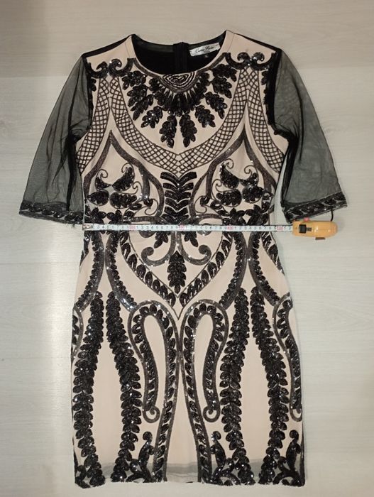 Вечернее платье в пайетках