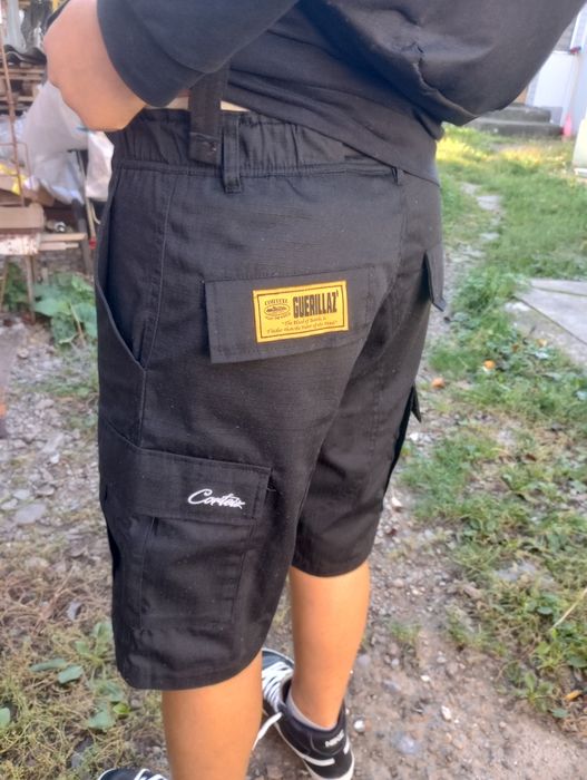 Продам шорти. Ціна договірна.