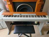 Sprzedam cyfrowy fortepian Yamaha P-120 z ważonymi klawiszami