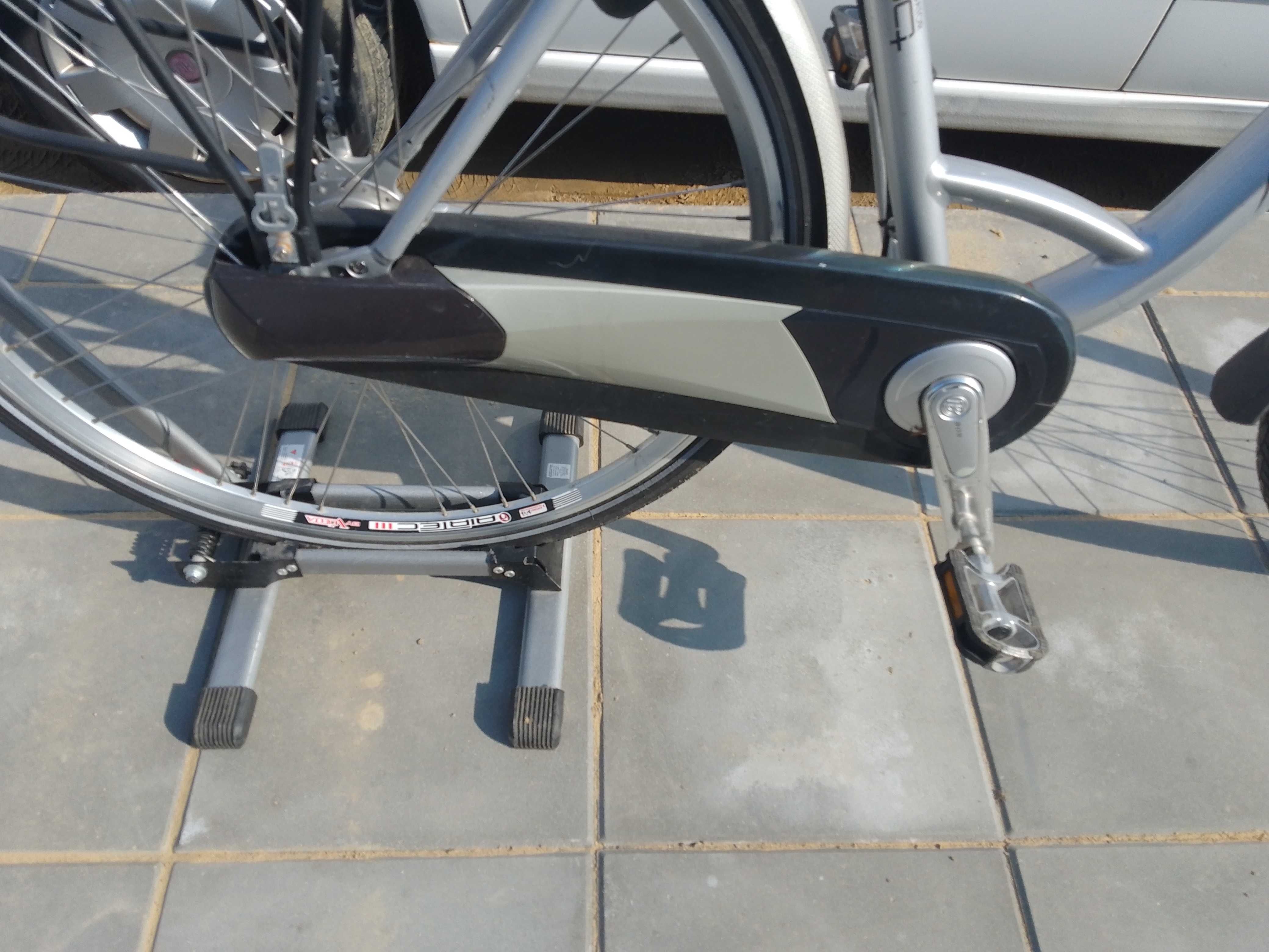 Rower Trek Nexus 7 amortyzator przód dynamo w przedniej piaście
