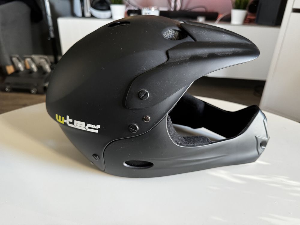 W-tec downhill fullface kask