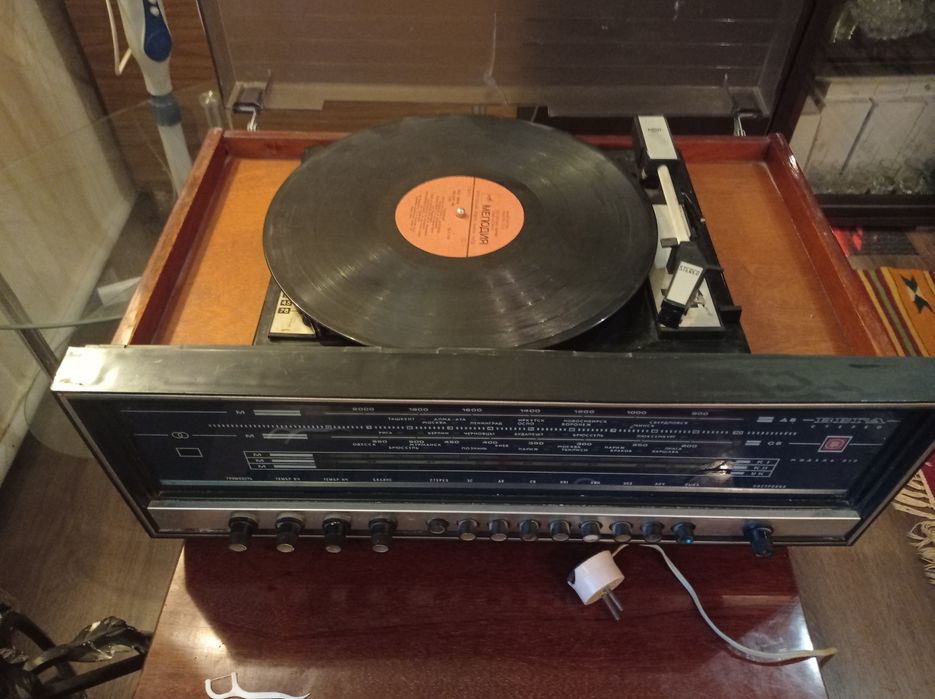 Продаю Радіолу 312