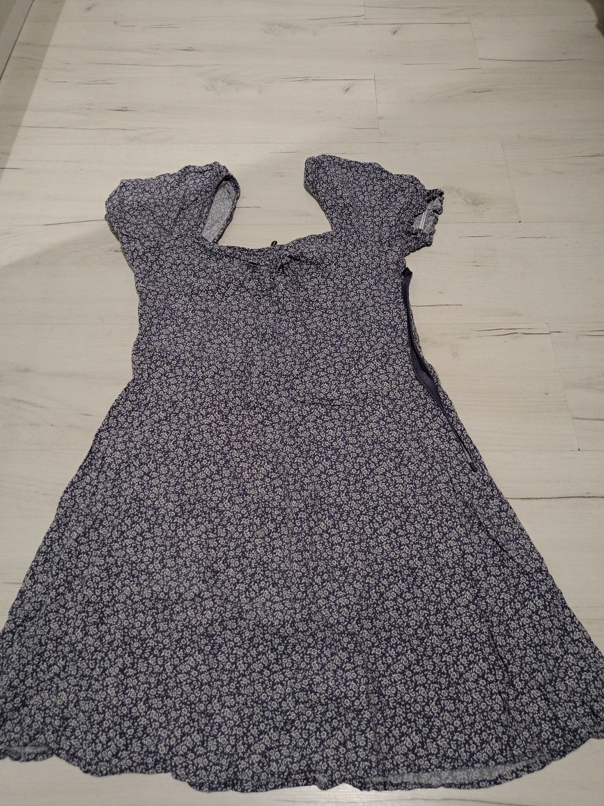 Zestaw trzech letnich sukienek Cropp r. XL