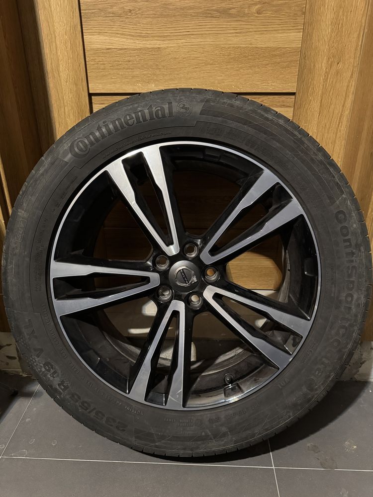 Koła alufelgi opony volvo 235/55/R19 continental